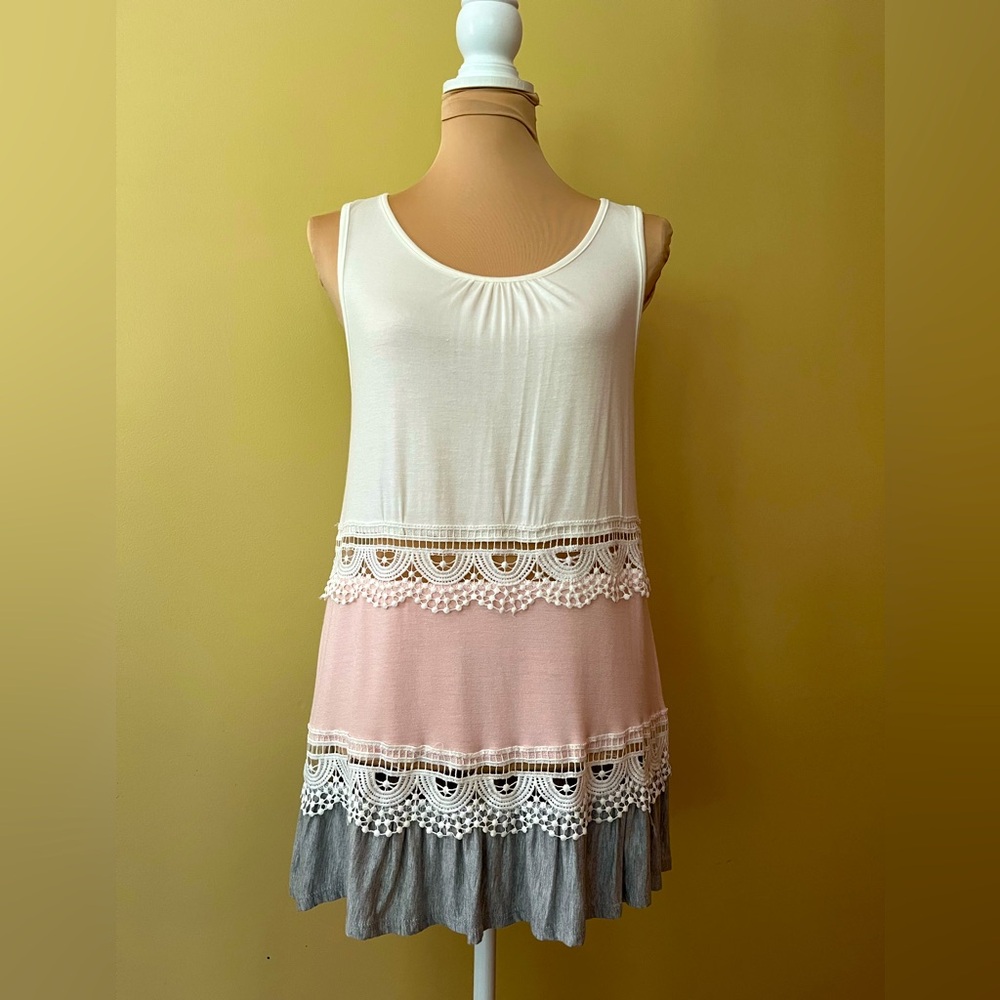 Sweet lace boutique tank top in pink and gray